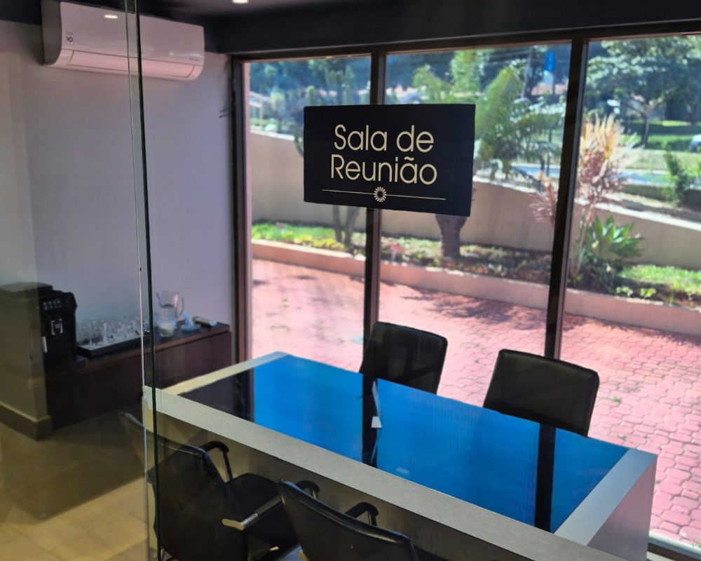 Sala de reunião da Contabilidade Brasiliense, onde os clientes são recebidos